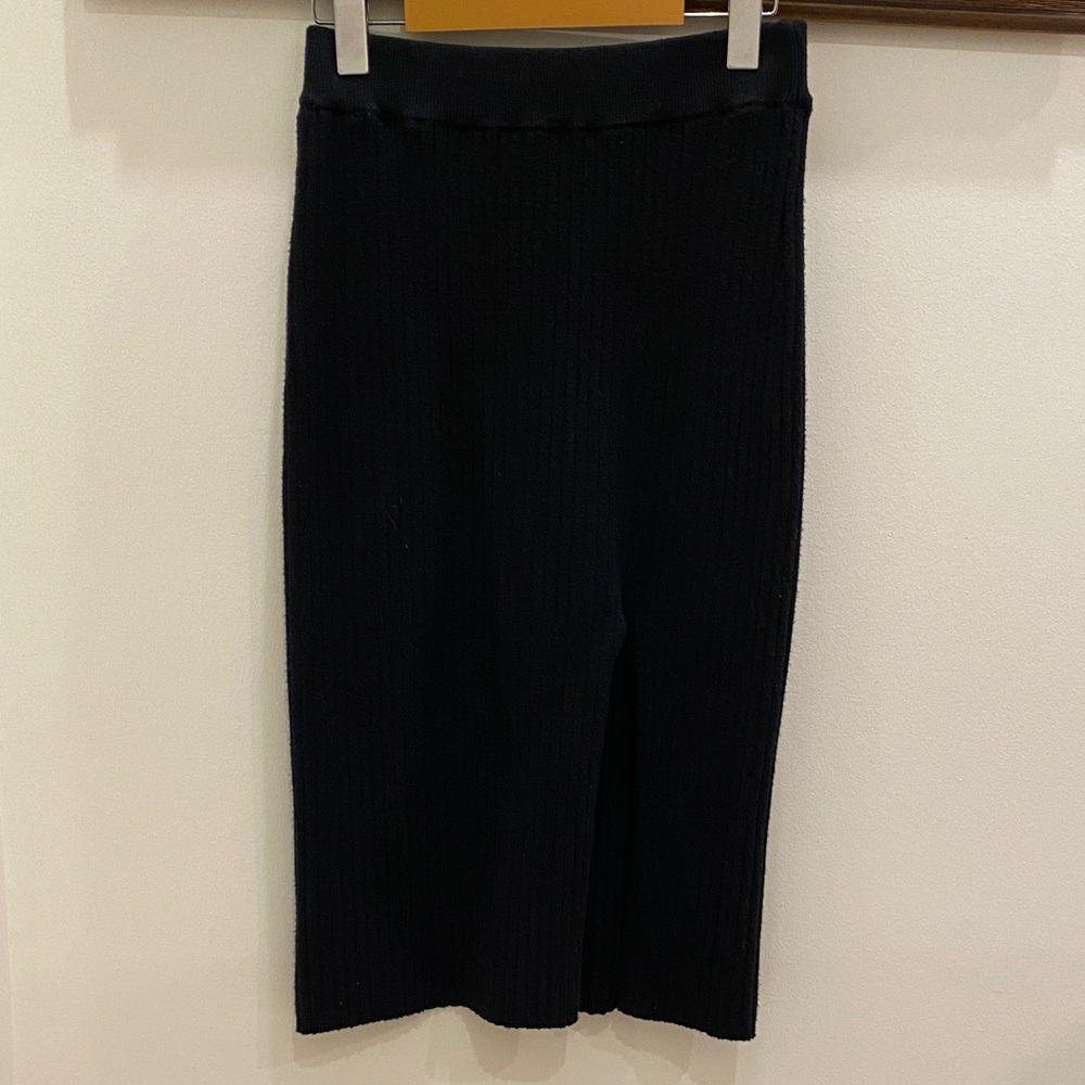 Abercrombie & Fitch Black Pencil Skirt with Side Slit